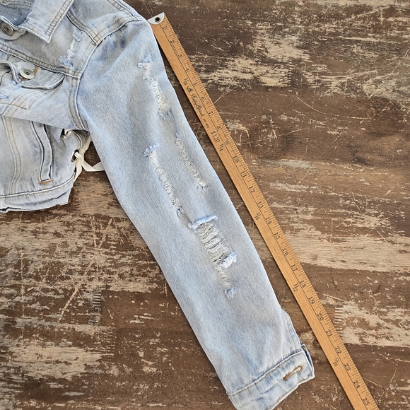 POL Light Blue Cropped Denim Jacket - Picture 10 of 16